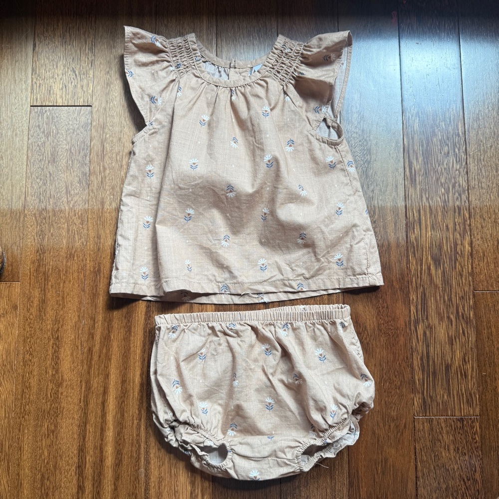 Carter's Tan Flutter Sleeve Top & Matching Bloomers Set Size 24 months